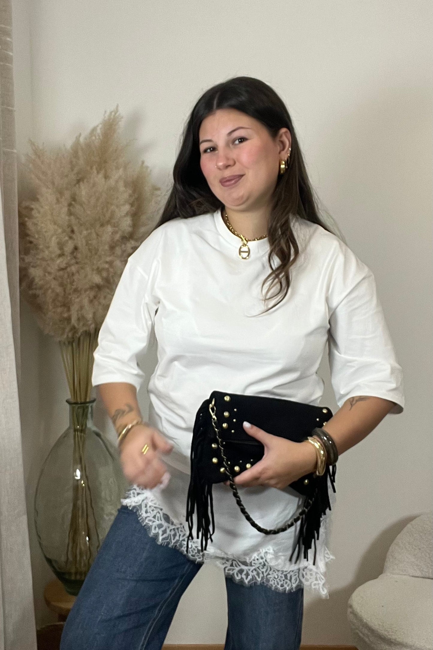 Sac Clothilde porté avec un look simple