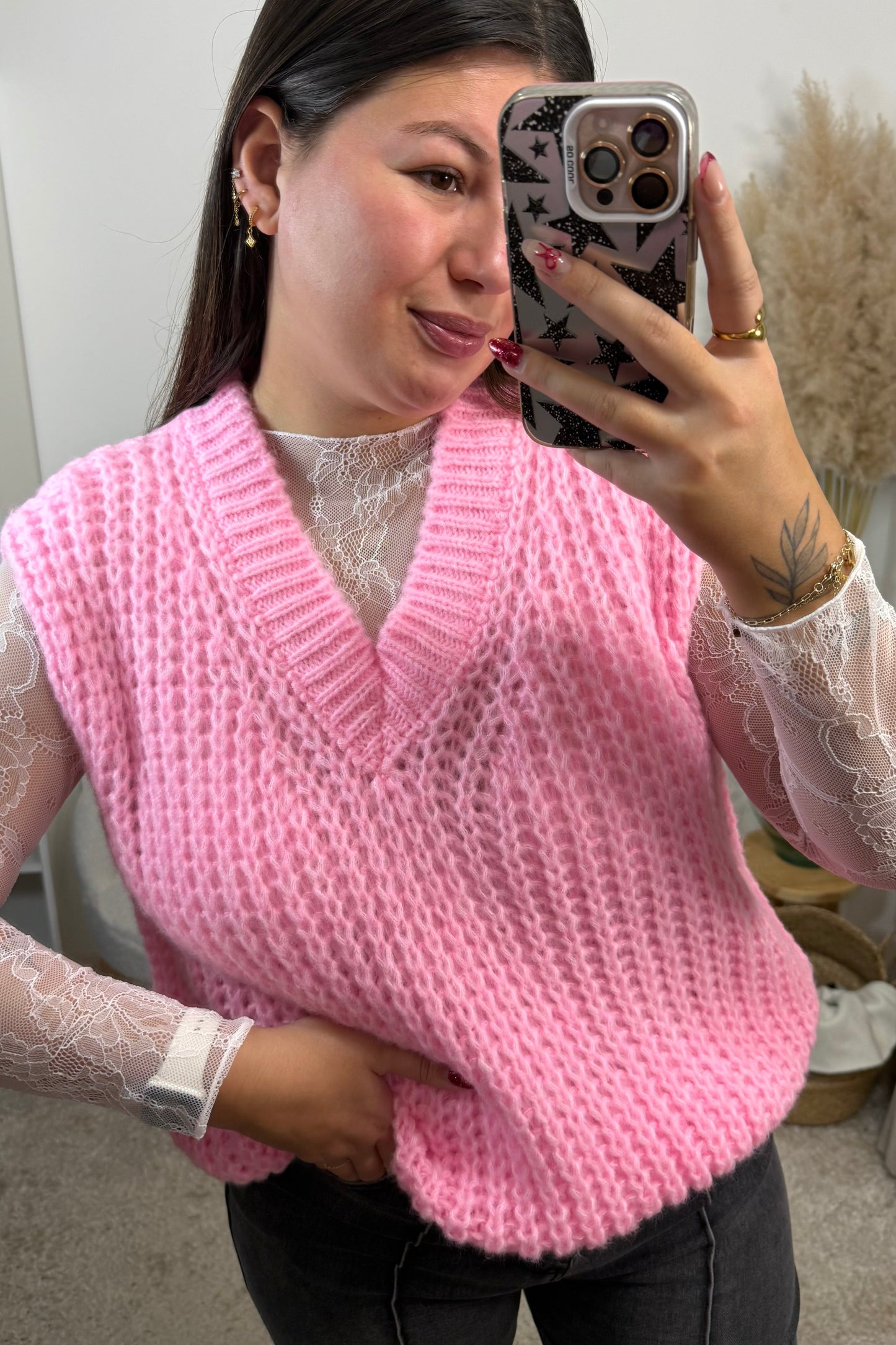Pull sans manches Rosa en maille rose avec un décolleté v  taille unique convient d'un 34 à un 44 