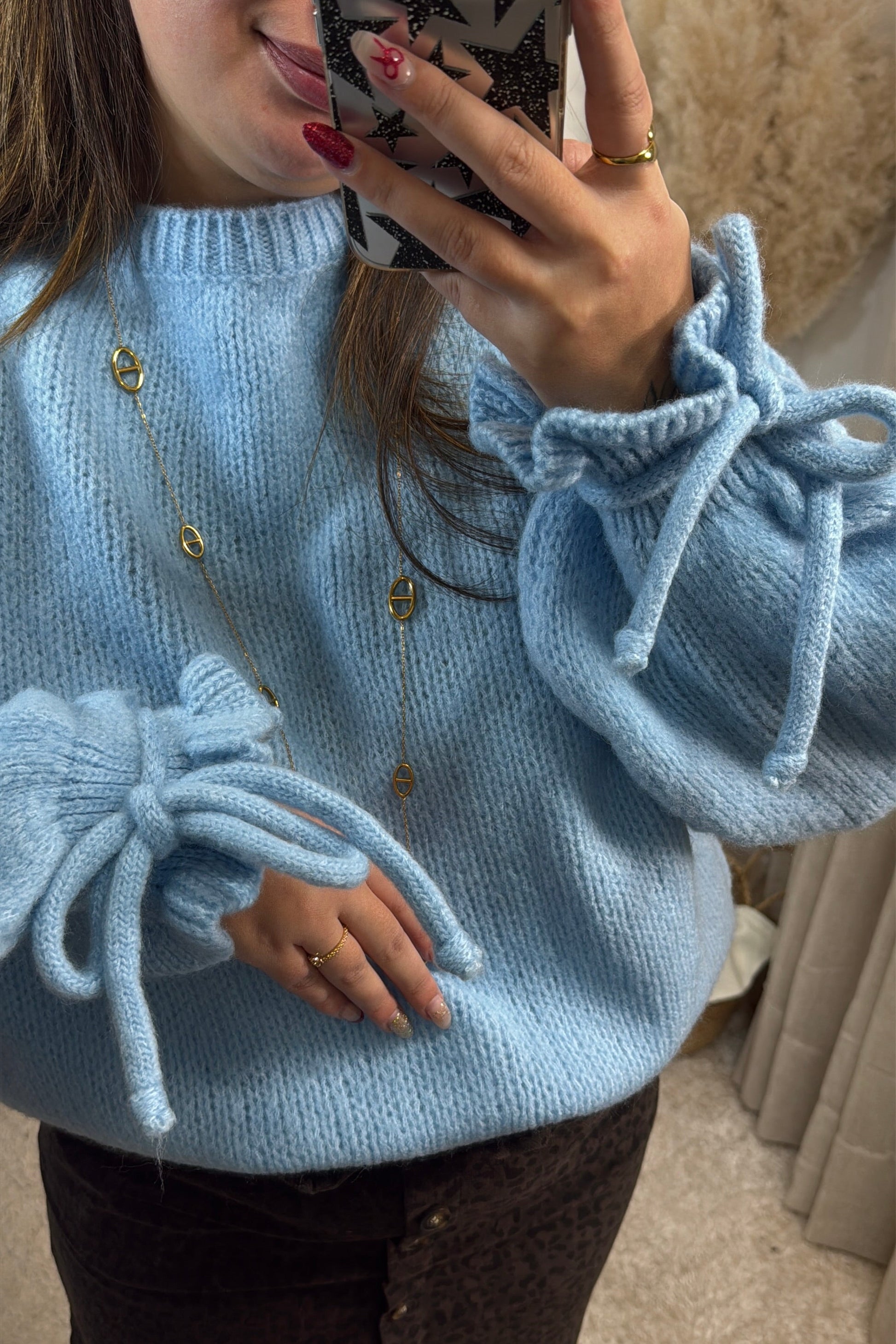 Pull léa bleu en maille col rond avec les manches froufrou et des noeuds au bout des manches style oversize taille 36 au 48 avec de la laine 